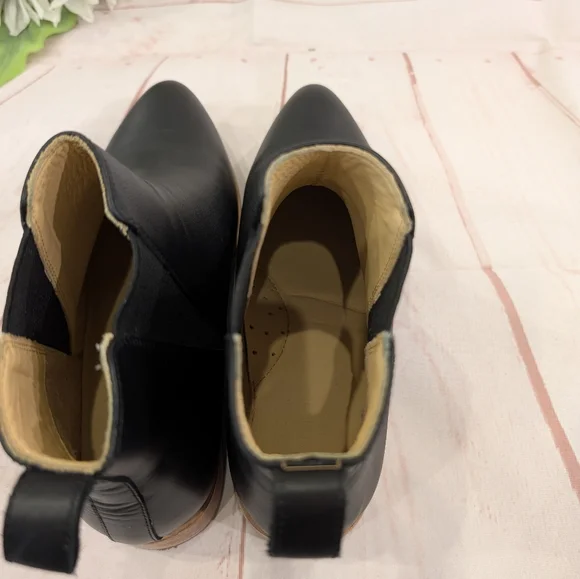 ๐ SALE ๐ NIB Nisolo Classic Chelsea Black Leather Ankle Boots - Picture 6 of 16